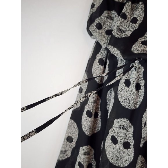 Lipstick Romper Womens Medium Black White Skull Pattern with Lining & String Tie - Picture 8 of 9